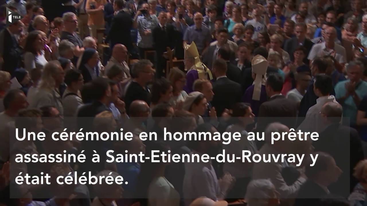 François Hollande et Monseigneur Vingt-Trois applaudis à Notre-Dame