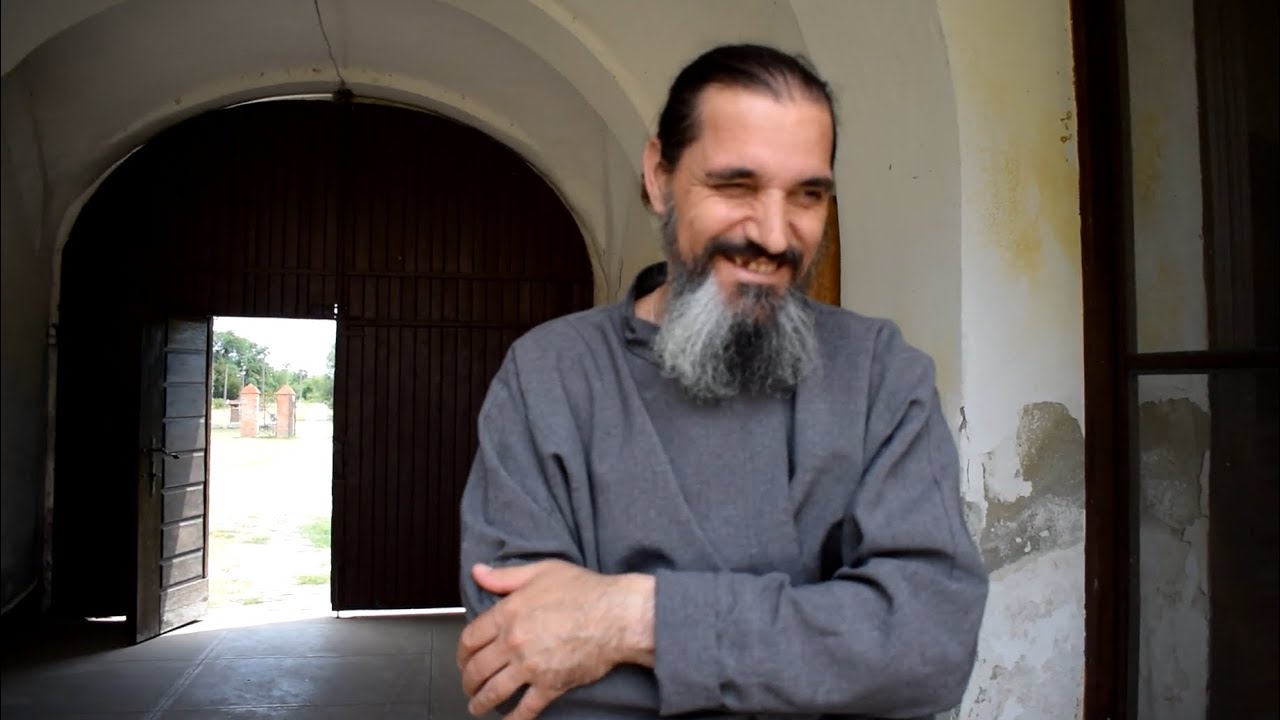 Acest Parinte Ieromonah vietuieste singur in Manastire - Parintele Ilarion de la  Manastirea Bezdin