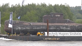 Vorbeifahrt von U-Boot U17 auf dem Rhein an der Emschermündung bei Dinslaken /Voerde am 12. Mai 2023