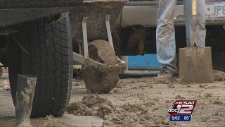 Inician labores de limpieza en Eagle Pass tras las inundaciones