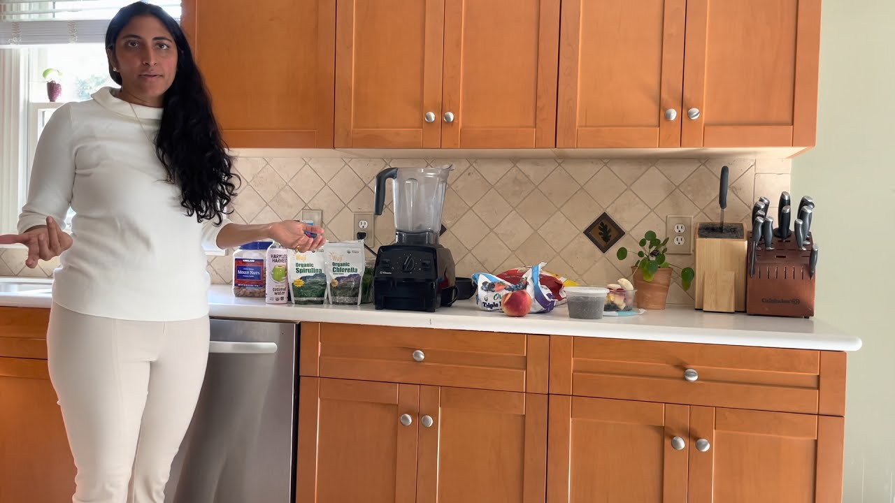 5 Minute Morning Smoothie with Dr. Veera