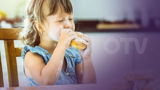 ما هي كمية السكر المسموحة للطفل خلال اليوم بحسب عمره؟