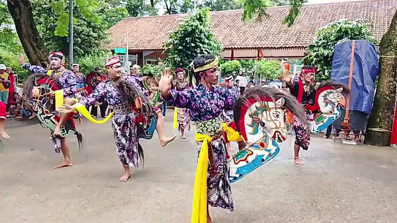 Eling-Eling Kuda Lumping Sekar Arum Sari Manunggal Lokasi RPTRA Villa Anggrek Bintaro 