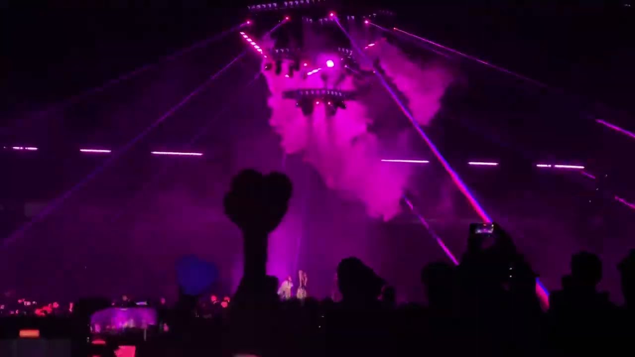 BLACKPINK - Pink Venom (Live in Hanoi, Vietnam)