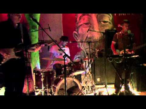 Avi B Three — Live at NuBlu — High and Dry
