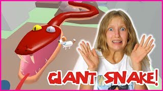 Defeating The Giant Snake Youtube - sis vs bro roblox obby karina and ronald