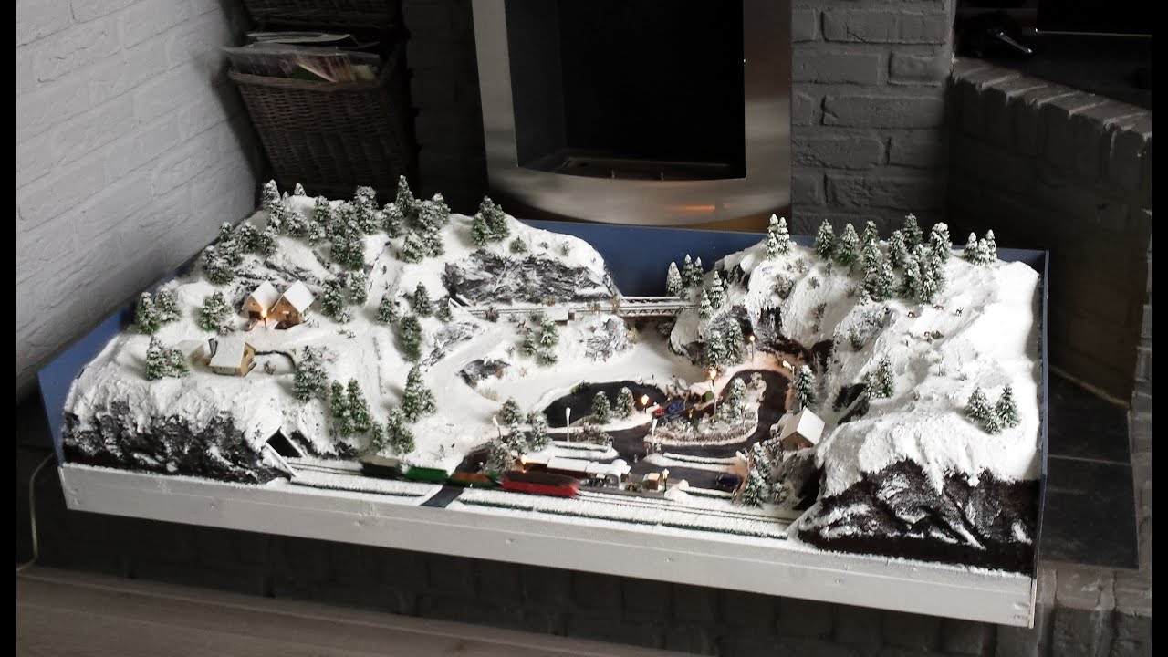 Small Christmas Winter Diorama with Train - N gauge 1:160 - YouTube