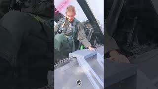 A gorgeous fighter pilot #fighterjets #aviation#hotsite #hotpilot  #f16