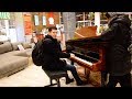 Spontaneous Piano Medley at a Furniture Store – THOMAS KRÜGER