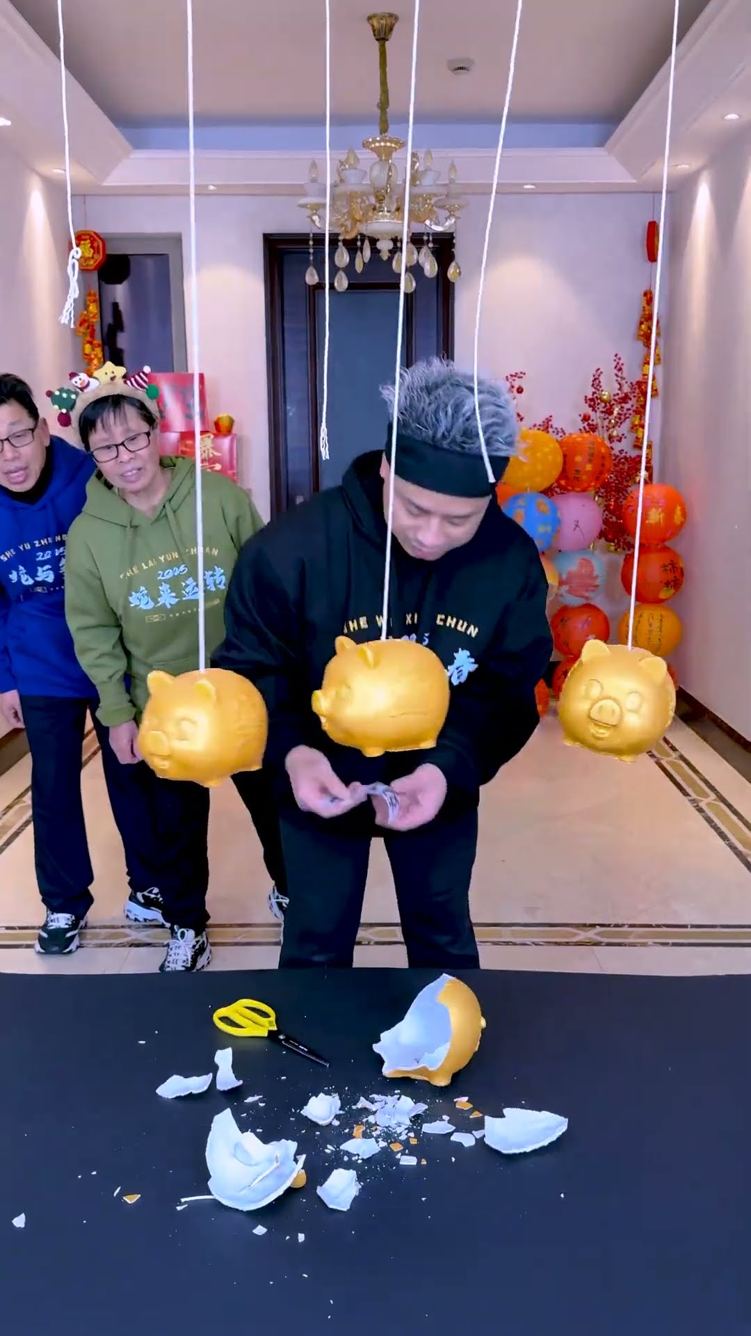 Rope Cutting Challenge,Golden Pig Clipping Challenge#Funnyfamily #Partygames #Funny #Shorts