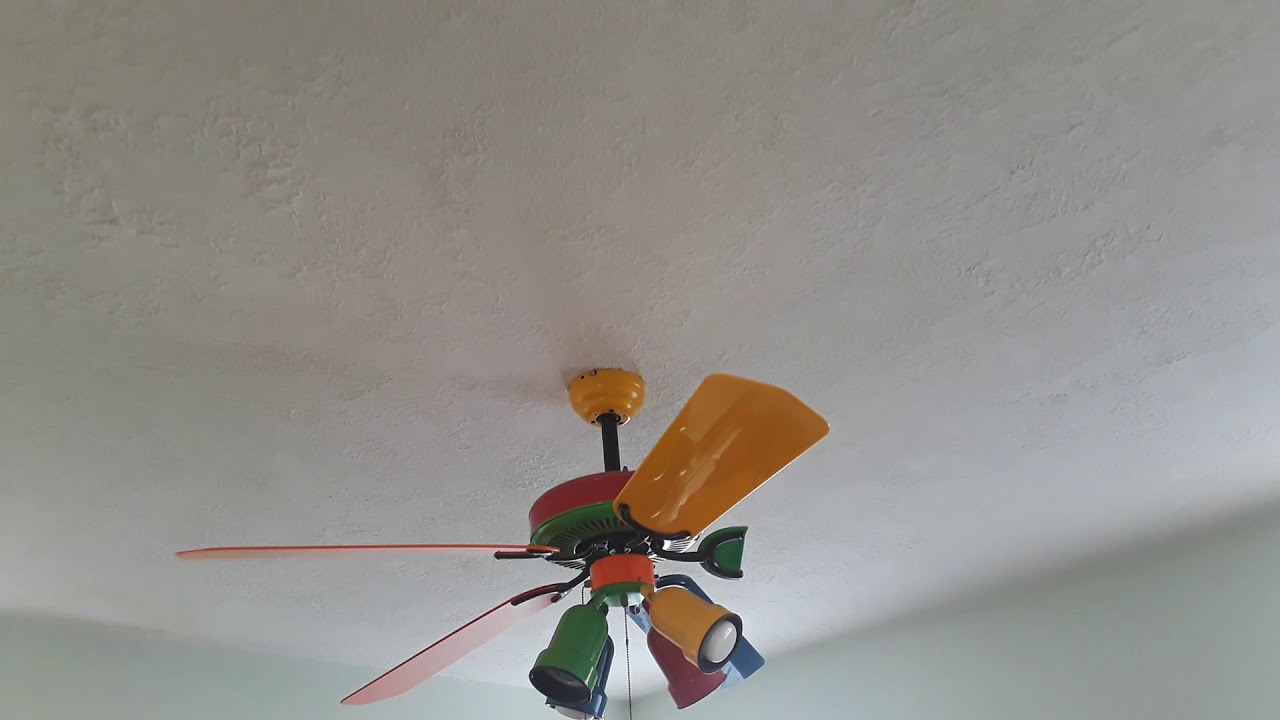 Ceiling Fan Blade Broke Flew Off While In Use Youtube