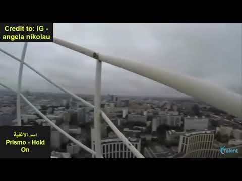 بنت روسية تخاطر في حياتها في الوصول الى قمة مرتفعة بنت روسية تخاطر في حياتها في الوصول الى قمة مرتفعة