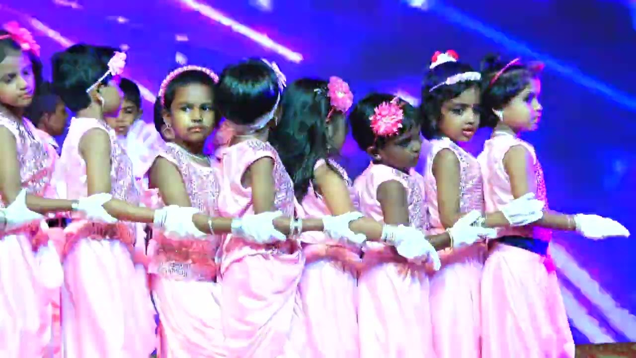 Cutest Dancers Ever. UKG - B