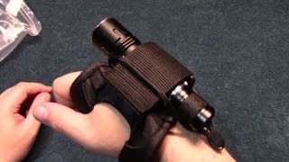 Nylon Adjustable, LED Flashlight Holder Glove Review! (Holds a 26650 or smaller flashlight!) screenshot 4