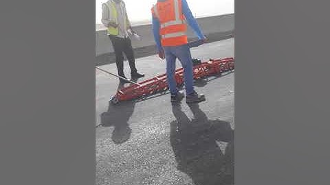 Smoothness Test of Asphalt with Rolling Straight Edge