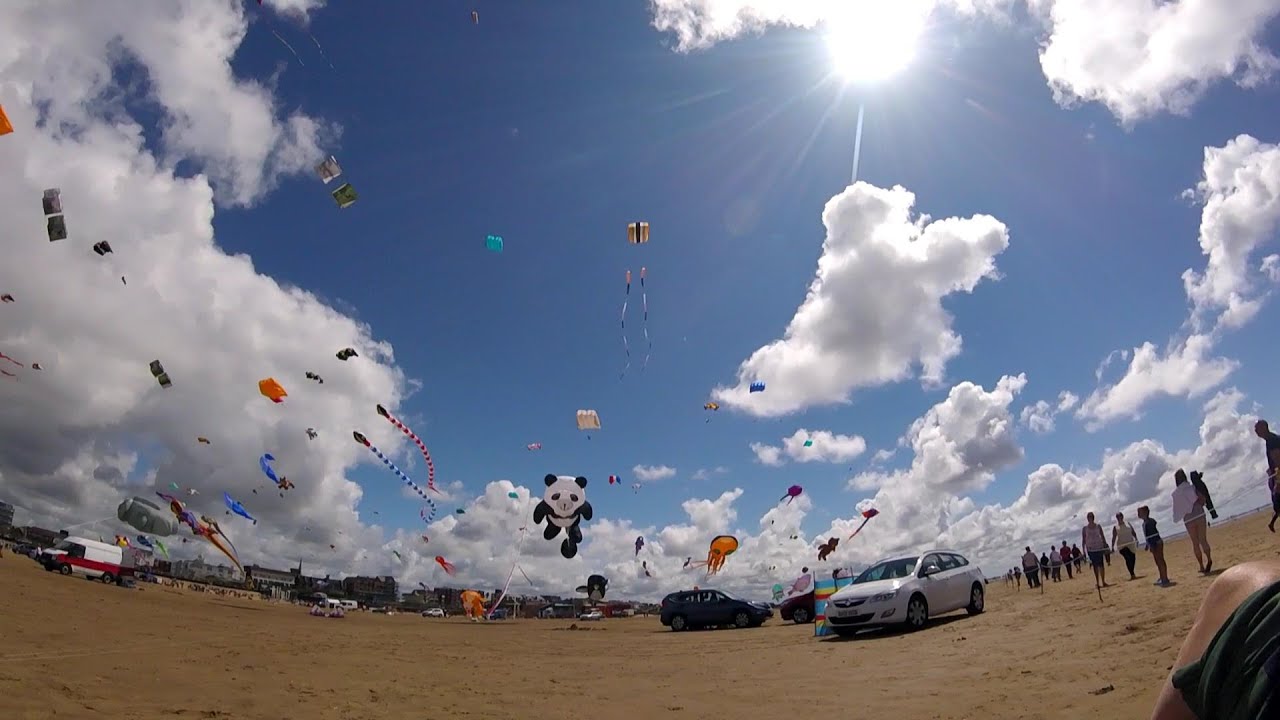 Lytham St.Annes International Kite Festival 2016 - YouTube