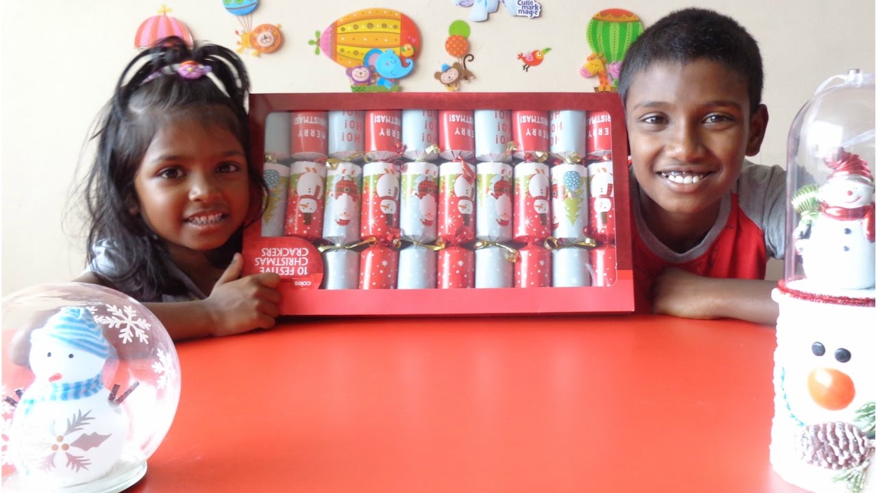 CHRISTMAS BON BON CRACKERS OPENING - tiny toy surprises for kids