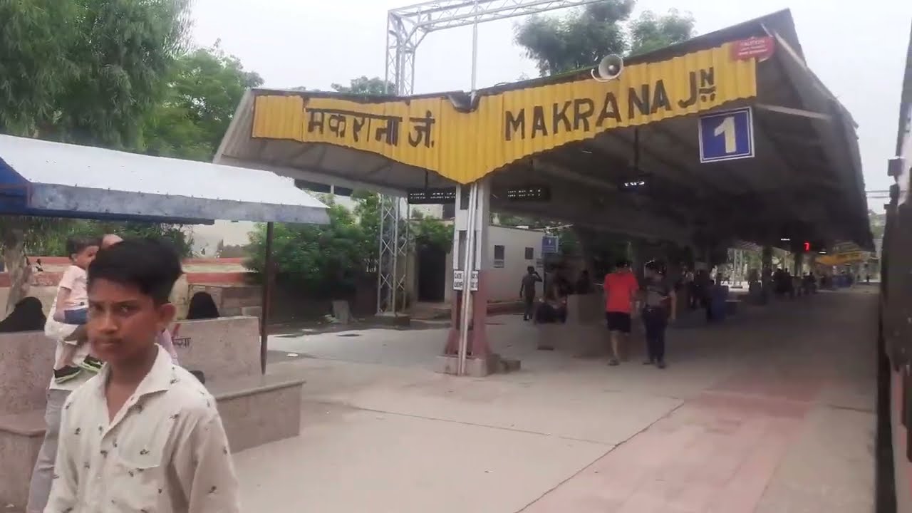 Makrana Railway Station: A Glimpse into Life by the Tracks - White Marble -Taj mahal