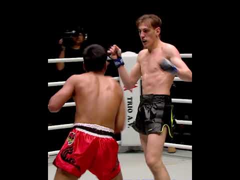 🎞️ From The Archives 🎞️ When Brice Delval collided with the "Elbow Zombie" Muangthai!