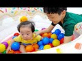 예준이의 아기 동생 볼보기 아이스크림 풍선 장난감 놀이 Baby Care with Kids Toys