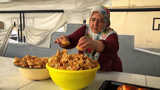 UZBEKISTAN. Chigatai BAZAR! Chigatai DARVOZA! Assortment of Food and Flatbread! Street food!