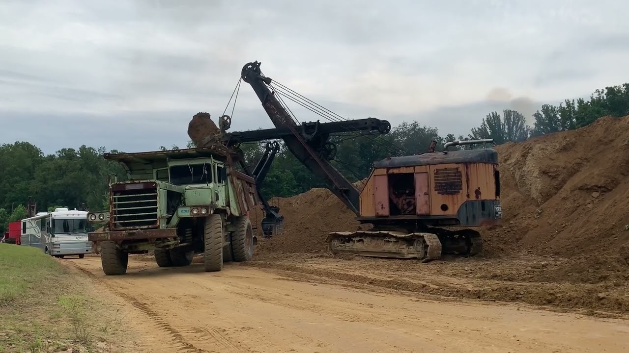 Northwest Model 6 Shovel loading a Euclid Rock truck