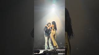 Cazzu Sorprende A Cro En Concierto