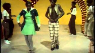 The O'Jays - Put Your Hands Together (Soul Train Line)