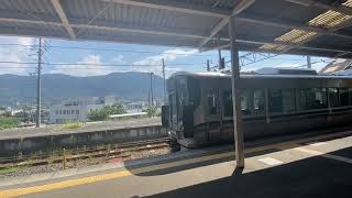 紀州富士(龍門山)が見える和歌山線粉河駅を発車する227系普通王寺行き！