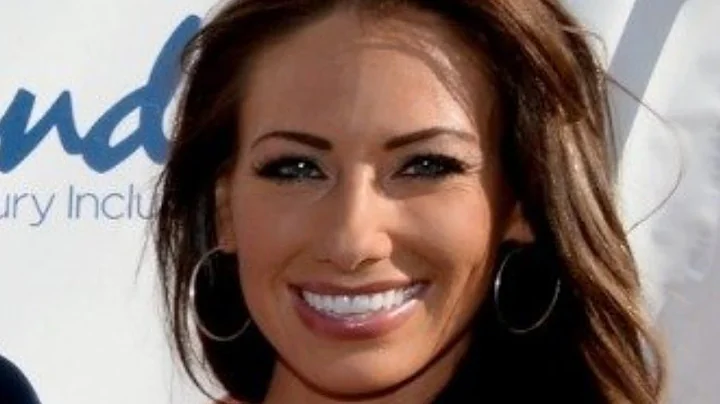 The Untold Truth About Holly Sonders