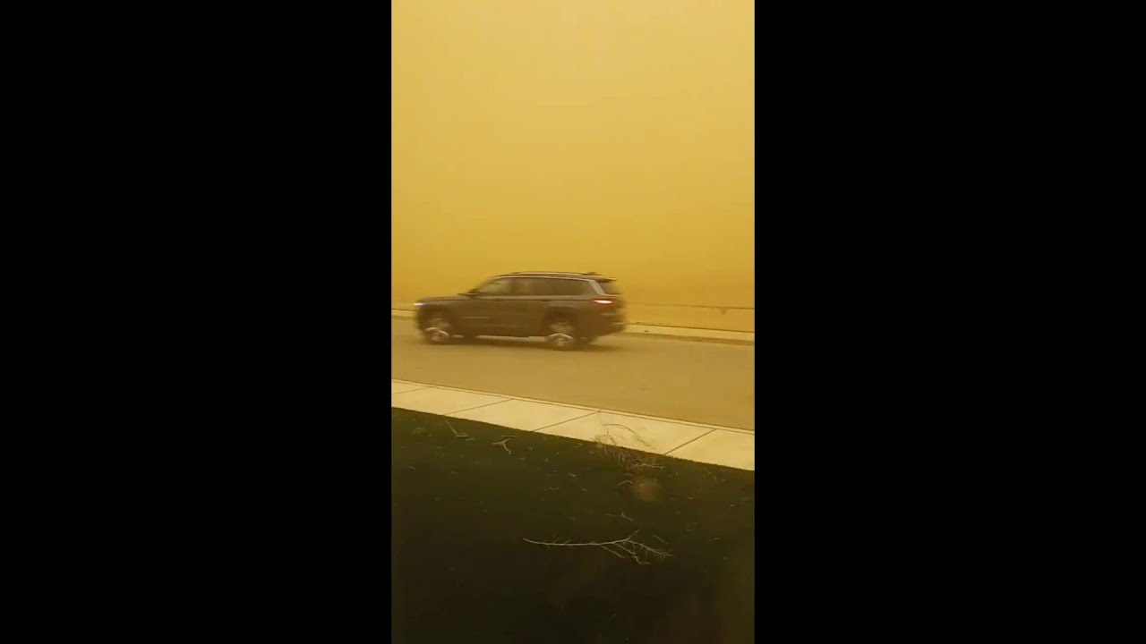 Dust storm turns northwest Texas a hazy yellow - YouTube