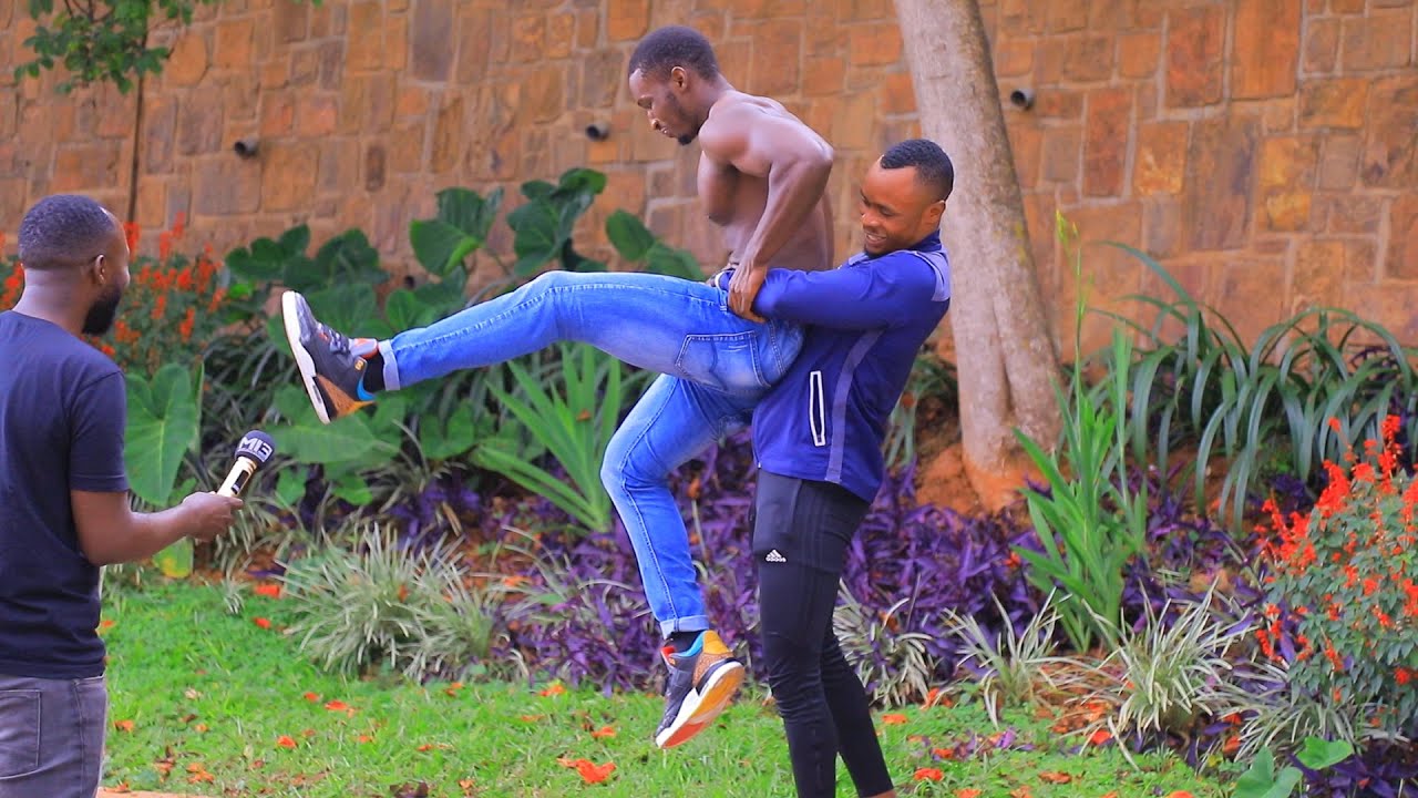 Duhuje Rutambi na rya Jeya ryamutoje riramuterura ridunda hasi||Bari bicanye Turakomakoma