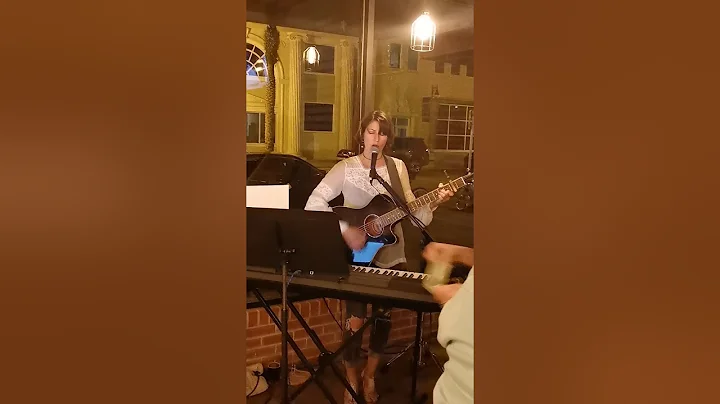Stephanie Schaffer performing at the NSB Brewery