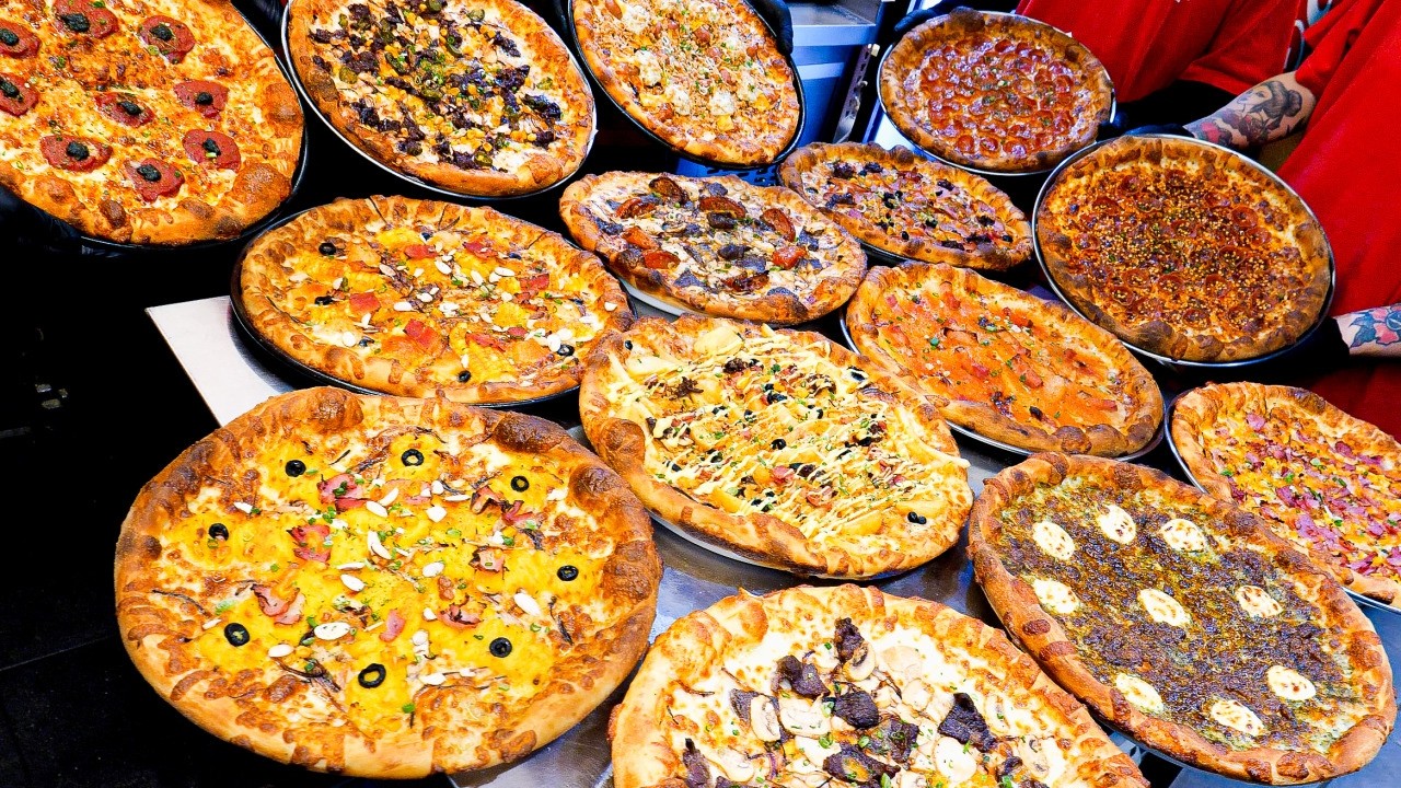 Удовлетворяющая подборка пиццы: Тянущийся сыр и хрустящая корочка / Корейская еда!