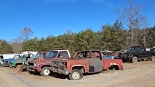 We're at K&K Salvage in Madisonville, Tenn. We're looking and buying Chevy and GMC Squarebody parts!