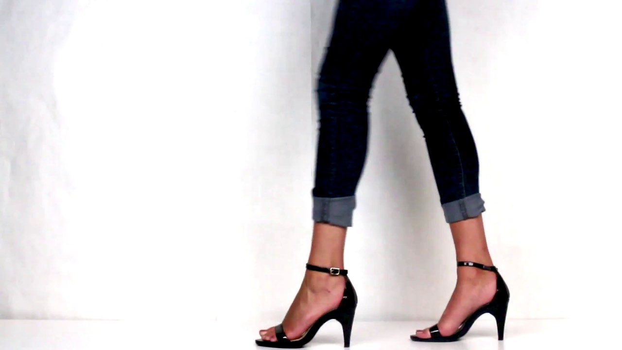 These Convertible Shoes Can Turn a Stiletto Heel Into a Flat in Seconds