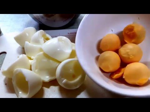 วีดีโอ: สลัดไข่ลวกและไก่