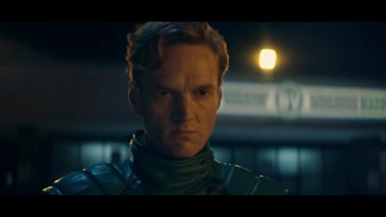 Stargirl 1x02 Courtney fights Brainwave