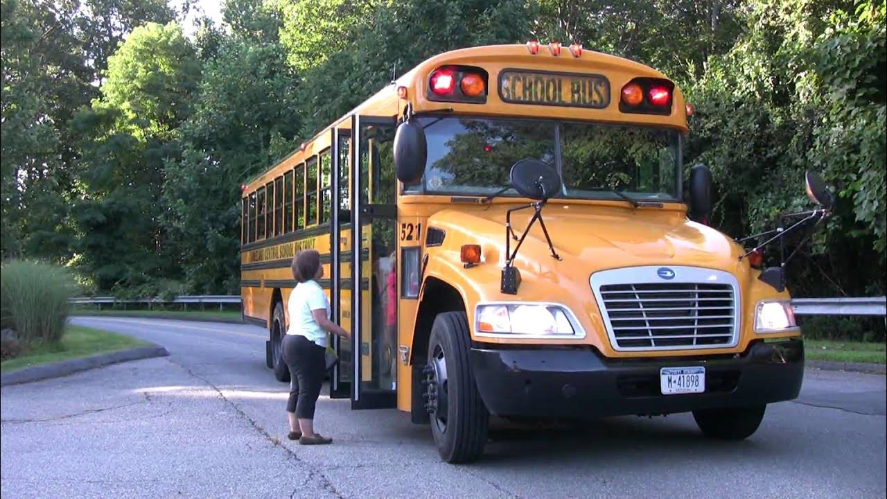 I can see a bus. Bus leaves.