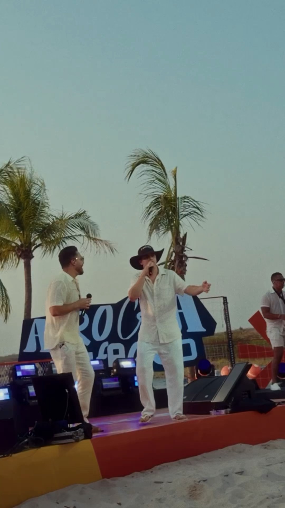 MENTIRA ESTAMPADA é o nome do sucesso ?? #wesleysafadão #natanzinholima