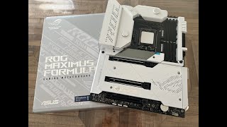 White board for the white build - Asus Maximus Z690 Formula Unboxing and First impression