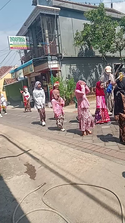 karnaval hari santri ponpes aladuni