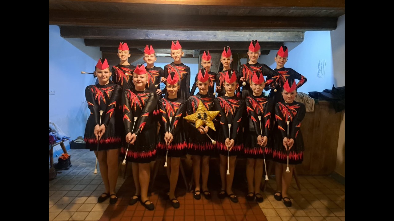 Osické mažoretky starší - školní ples (7.2.2026)