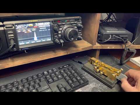 G0PNM & G0TUE in QSO with Begali Intrepid Bug Keys.