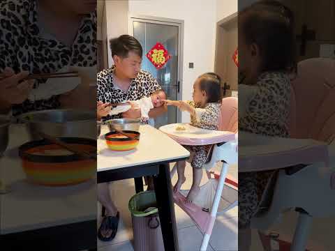 Tao Jie: Don't worry, brother! I'm here.Stuttering will never leave you hungry #sister and brother