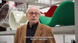 Dieter Rams pointing at things he doesn't like
