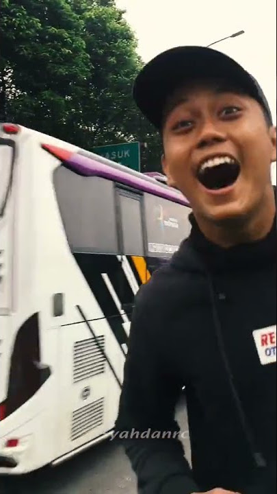 Story wa hunting bus
