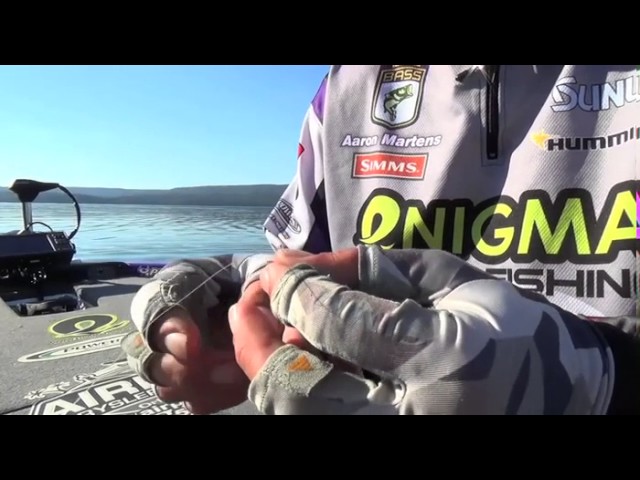 How to tie on a basic drop shot rig with Aaron Martens 
