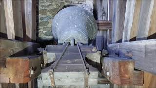 Asch (Osttirol) Handläuten im Turm der Filialkirche Maria Himmelfahrt