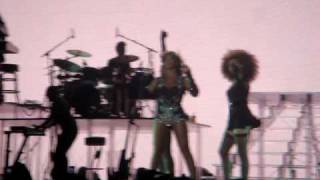 Beyoncé - Single Ladies (Put a Ring On It) (live in Rio 2010)